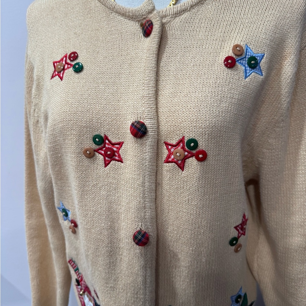 Vintage Christian Festive Beige Sweater with Star Accents - Picture 2 of 8